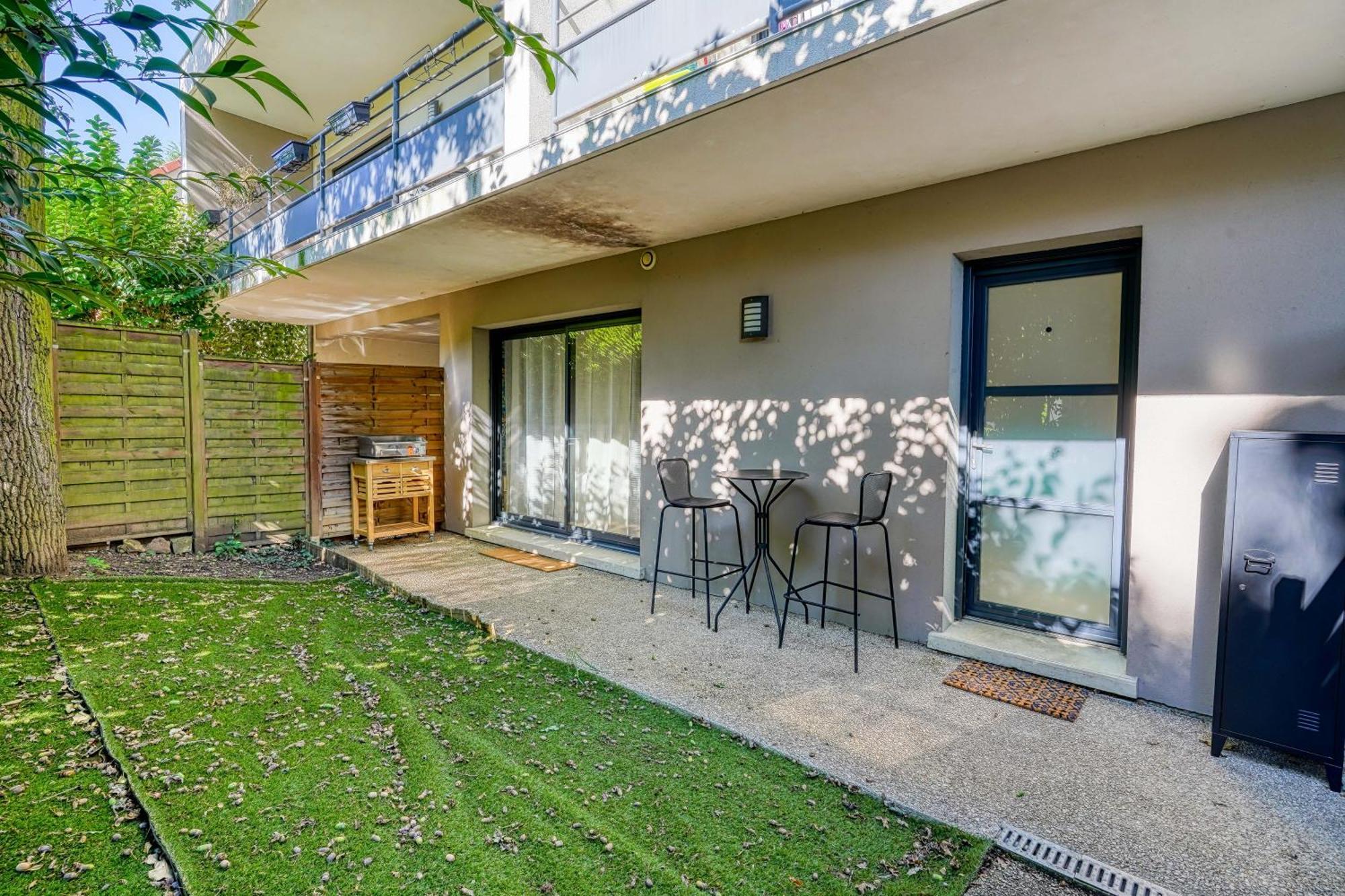Superbe Studio Avec Terrasse Brunoy Exteriör bild